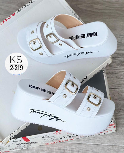 SANDALIAS TOMMY PLATAFORMA Confort y estilo en cada paso