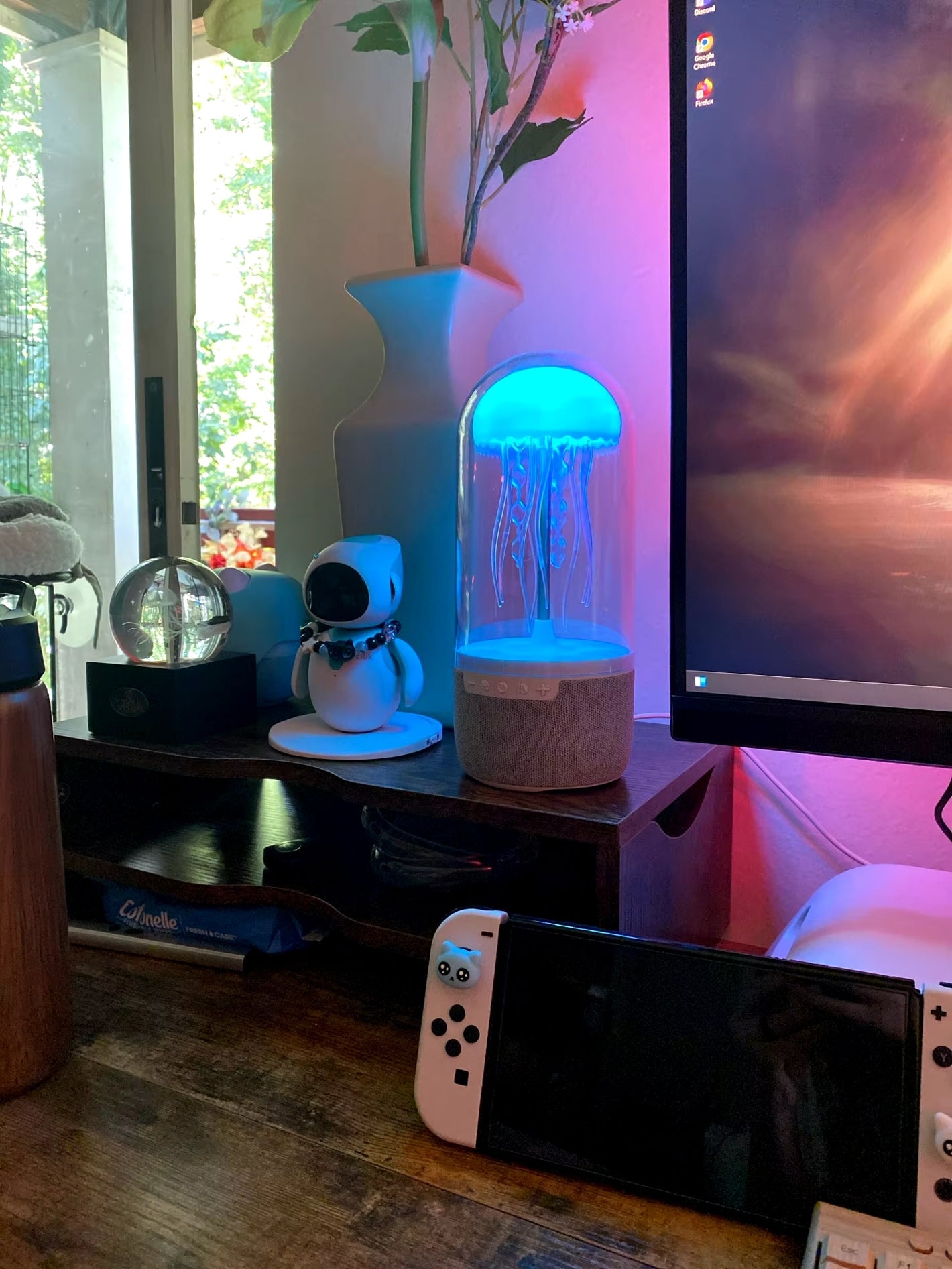 😩 ¿Aburrido de ver siempre lo mismo? ✨ Transforma tu habitación en un refugio de paz 🧘‍♂️ con luz 💡 y sonido 🎶