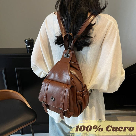 Organiza tu estilo: mochila de CUERO👜 que combina elegancia ✨ y funcionalidad 🔑