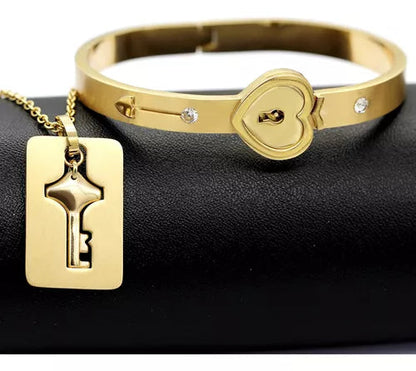 El Regalo Perfecto para Expresar Tu Amor ❤️: Pulsera Corazón y Collar Llave 🗝️