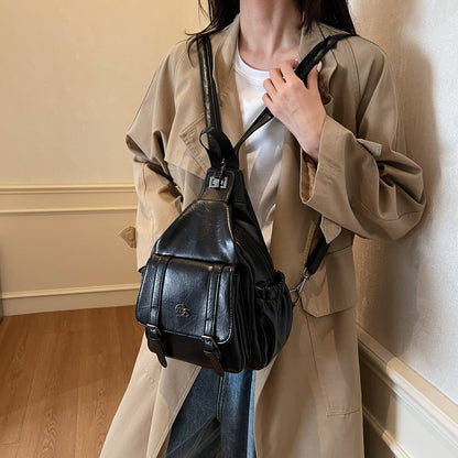 Organiza tu estilo: mochila de CUERO👜 que combina elegancia ✨ y funcionalidad 🔑