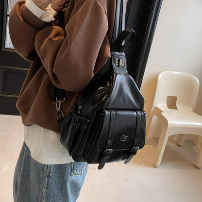 Organiza tu estilo: mochila de CUERO👜 que combina elegancia ✨ y funcionalidad 🔑