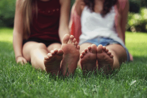 👣 Consiente tus pies con el Cepillo Exfoliante Limpiador✨