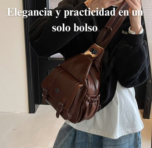 Organiza tu estilo: la mochila de cuero 👜 que combina elegancia ✨ y funcionalidad 🔑